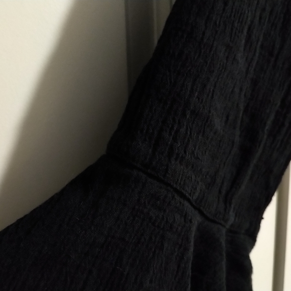 ✨SALE: 3 for $25!✨ Black Small Shrug - Picture 2 of 2